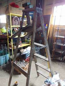 lot 2297 image: Wooden Ladder and Fiberglass telescopic Pole