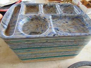 lot 2326 image: 16 Confetti Prolon Lunch Trays - will need cleaning