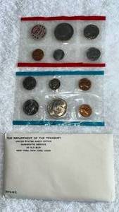 lot 5 image: 1972 U.S. Uncirculated Coin Set