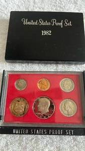 lot 10 image: 1982 United States Proof Set