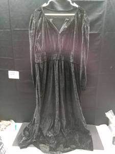 lot 2071 image: Long Black Velvet Dress Long Sleeve Floral Patterns XL  - Retail $20
