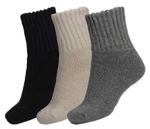 lot 2220 image: BomKinta Women Winter Solid Socks Thick Warm Wool Socks Cozy Crew Socks for Women Christmas Gift, Medium - Retail $17
