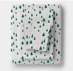 lot 3082 image: Queen Christmas Ultra Soft Flannel Sheet Set Pine Tree - Threshold - Retail $0