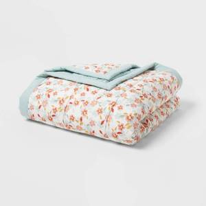 lot 3523 image: FullQueen Down Alternative Blanket Pink Floral - Room Essentials - Retail $25