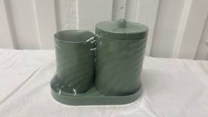 lot 7155 image: Sage Green Plastic Bathroom Set