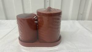 lot 7156 image: 3 Piece Plastic Bathroom Set