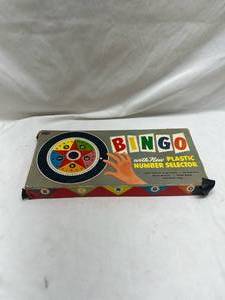lot 418 image: Classic Bingo Board Game Set with Spinner