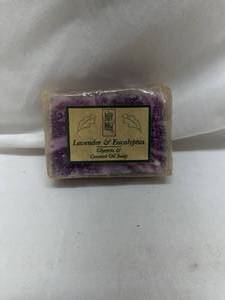 lot 431 image: Lavender & Eucalyptus Glycerin Oil Soap Bar