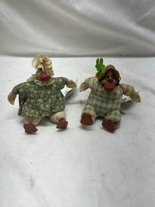 lot 448 image: The Country Folks Decorative Duck Dolls Set By Russ