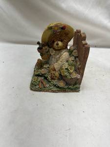lot 450 image: Decorative Garden Scene with Bear display piece possible Book End