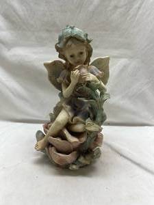 lot 454 image: Decorative Porcelain Cherub Figurine