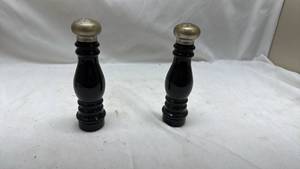 lot 467 image: Avon Black Glass Salt and Pepper Shakers with Metal Tops
