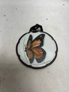 lot 478 image: Hand Painted Monarch Butterfly Decorative Plate