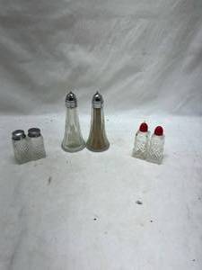 lot 486 image: Salt and Pepper Shaker Set with Cut Glass Design