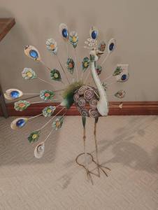 lot 1031 image: 3 ft Tall Metal Peacock Yard Art