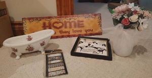 lot 1040 image: Home Decor
