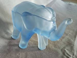 lot 1050 image: Frosted Blue Glass Elephant Candy Dish with Lid
