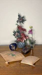 lot 1061 image: Asian Influence Decor, Sandalwood Fans and Vase (approximately 4.5 inches tall)