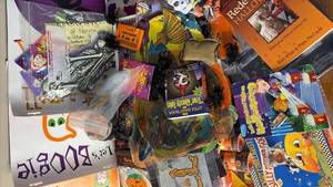 lot 1067 image: Large Halloween Bundle Books, Window Clings  Decorations Vintage and Modern