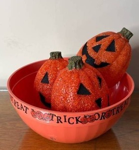 lot 1070 image: Halloween Light Up Pumpkins and Trick or Treat Candy Bowl. (12 inches diameter)