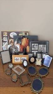 lot 1082 image: Decorative Picture Frame Collection