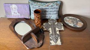 lot 1089 image: Assortment Home Decor