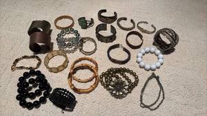 lot 1132 image: Large Lot of Vintage and Modern Bracelets in Assorted Metals and Beads