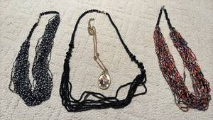 lot 1135 image: Beaded Necklaces and Novelty Rose Pendant
