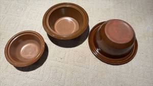 lot 1143 image: Amazing Frankoma Nesting Bowls Set (10, 9 and 7 inch diameter)