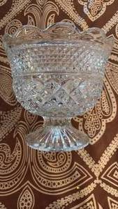 lot 1150 image: Vintage Anchor Hocking Wexford Clear Pressed Glass Footed CompoteTrifle Bowl