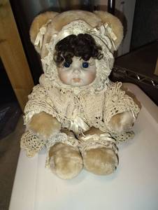 lot 3005 image: Cute  Vintage BabyDoll With Bear Hooded Coat
