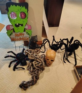 lot 3022 image: Large Bulk Of Great Halloween Decor