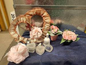 lot 3028 image: Victorian Style Decor and Grandma Bell