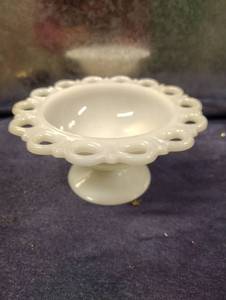 lot 3040 image: Anchor HOCKING Milk White Footed Bowl