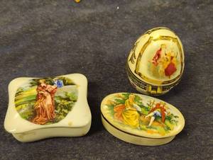 lot 3047 image: Courting Trinket Boxes and Egg