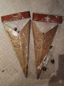 lot 809 image: Pier One Glitter Stars