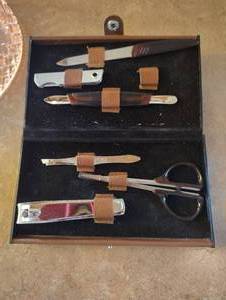 lot 815 image: Manicure Set with Case