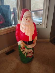 lot 818 image: Light Up Santa Yard Decor
