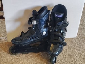 lot 826 image: Roller Derby BX4000 Inline Skates Size 8