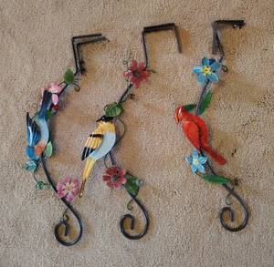 lot 832 image: Set Of 3 Metal Bird Display