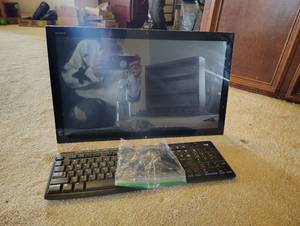 lot 834 image: Sony VAIO Tap 21, a portable all-in-one desktop PC.