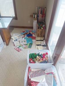 lot 8000 image: HUGE Wrapping Lot - All Holidays
