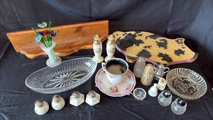 lot 717 image: Decorative Glass and Porcelain Collection with Display Shelf and Piggy Ornamental Cutting Board.