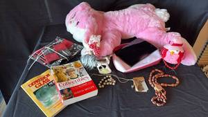 lot 730 image: Vintage and Modern Items
