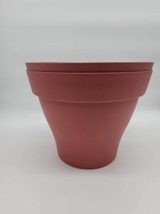 lot 68864 image: Terra Cotta Plastic Plant Pots - Set of 2 - Retail $8