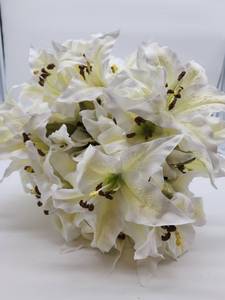lot 68878 image: Artificial&nbspWhite Oriental Lily Stems, 5 Bundle Stem Included  - Retail $35