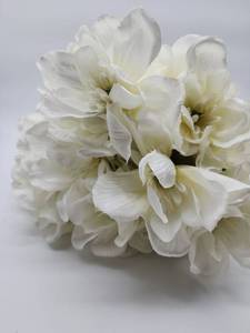 lot 68890 image: Artificial&nbspWhite Magnolia Silk Flower Stems, 5 Bundle Stem Included  - Retail $15