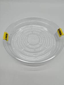 lot 68940 image: (READ DESCRIPTION) Clear plastic Saucers, 16 Items Total - Retail $15