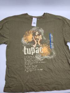 lot 68994 image: Tupac Starry Night T-Shirt Size Large, Color Green - Retail $25