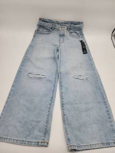 lot 68995 image: Girls Light Blue Distressed Wide Leg Jeans Size 7 - Retail $35